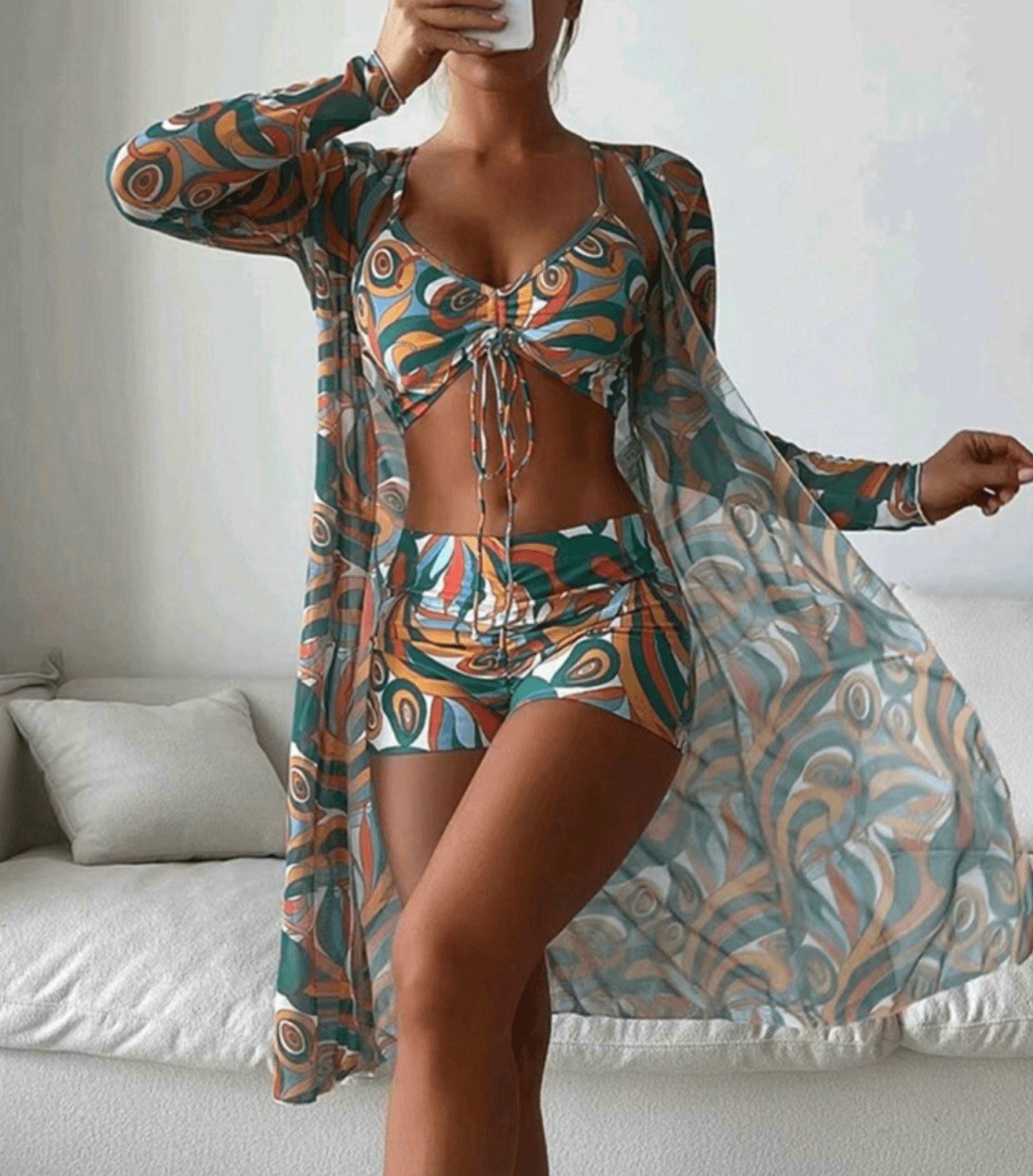 Unikalus trijų dalių bikini rinkinys