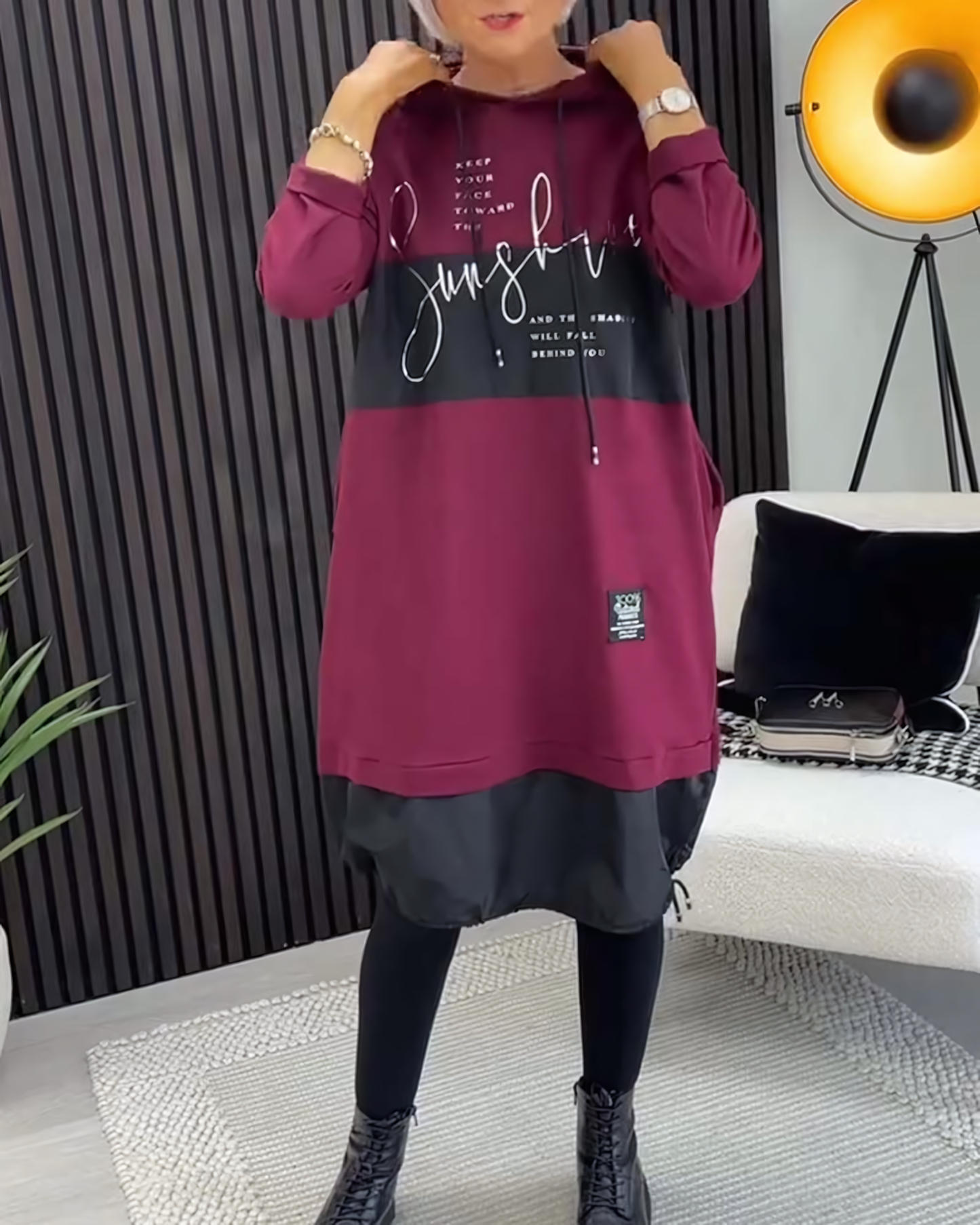 Jauki ir elegantiška suknelė su gobtuvu