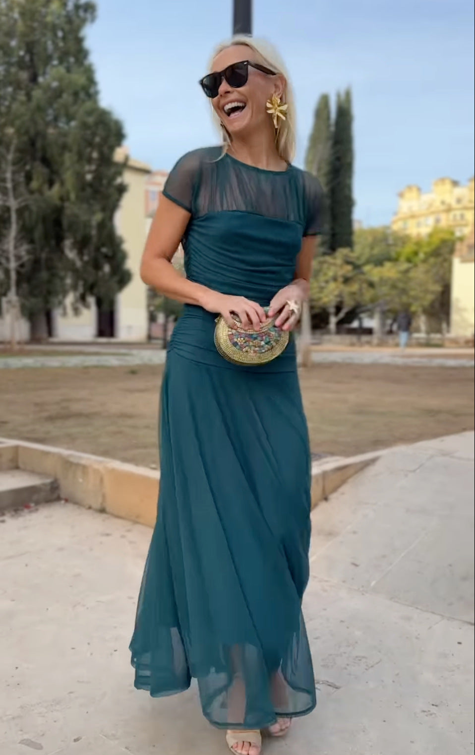 Patogi ir stilinga ilga šifono suknelė