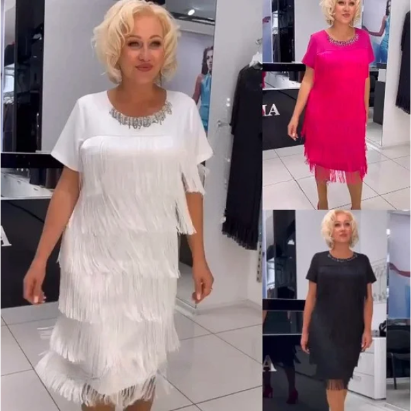Išskirtinio grožio elegantiška suknelė su kutais