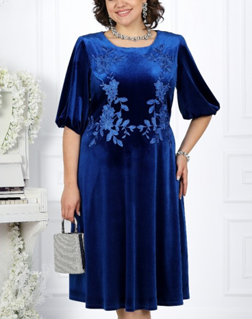 Elegantiška aksominė suknelė