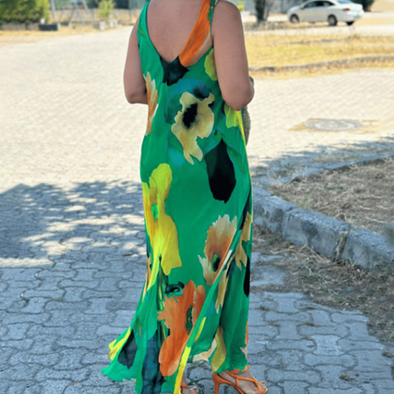 Patogi vasariška suknelė su gėlių raštu