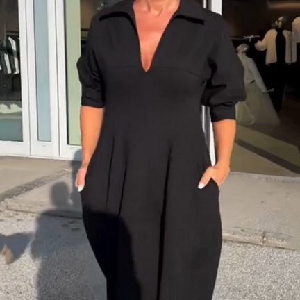 Patogi suknelė su kišenėmis ir V formos iškirpte