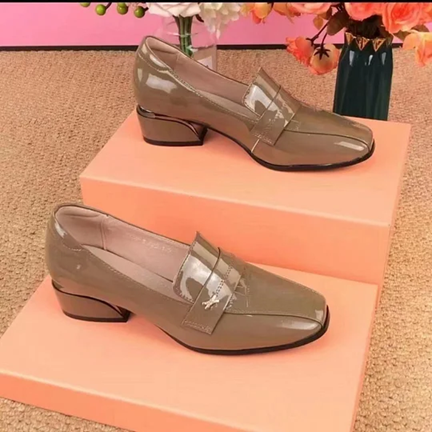 Stilingi ir elegantiški bateliai