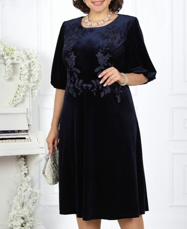 Elegantiška aksominė suknelė